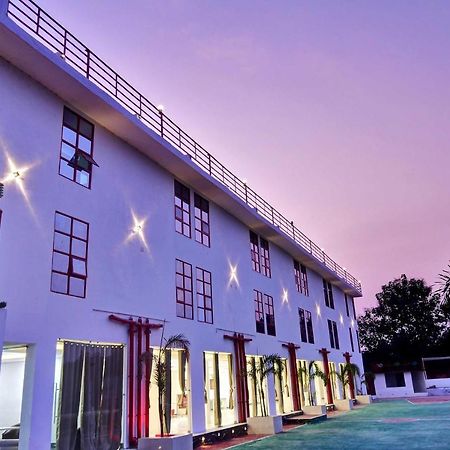 塔拉皮斯 Oyo Townhouse 779 Gods County酒店 外观 照片