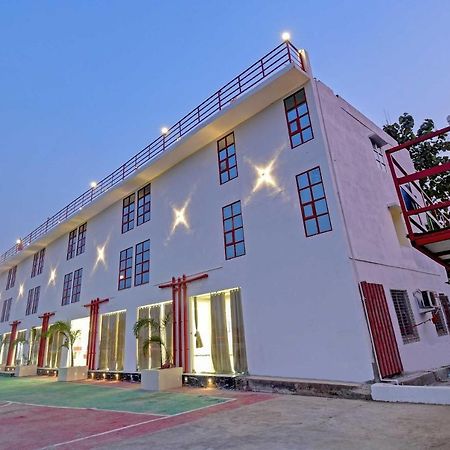 塔拉皮斯 Oyo Townhouse 779 Gods County酒店 外观 照片