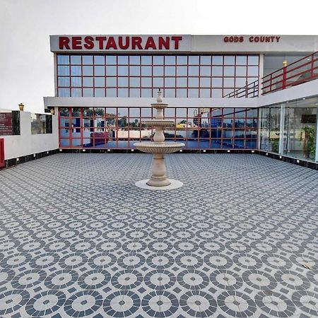 塔拉皮斯 Oyo Townhouse 779 Gods County酒店 外观 照片