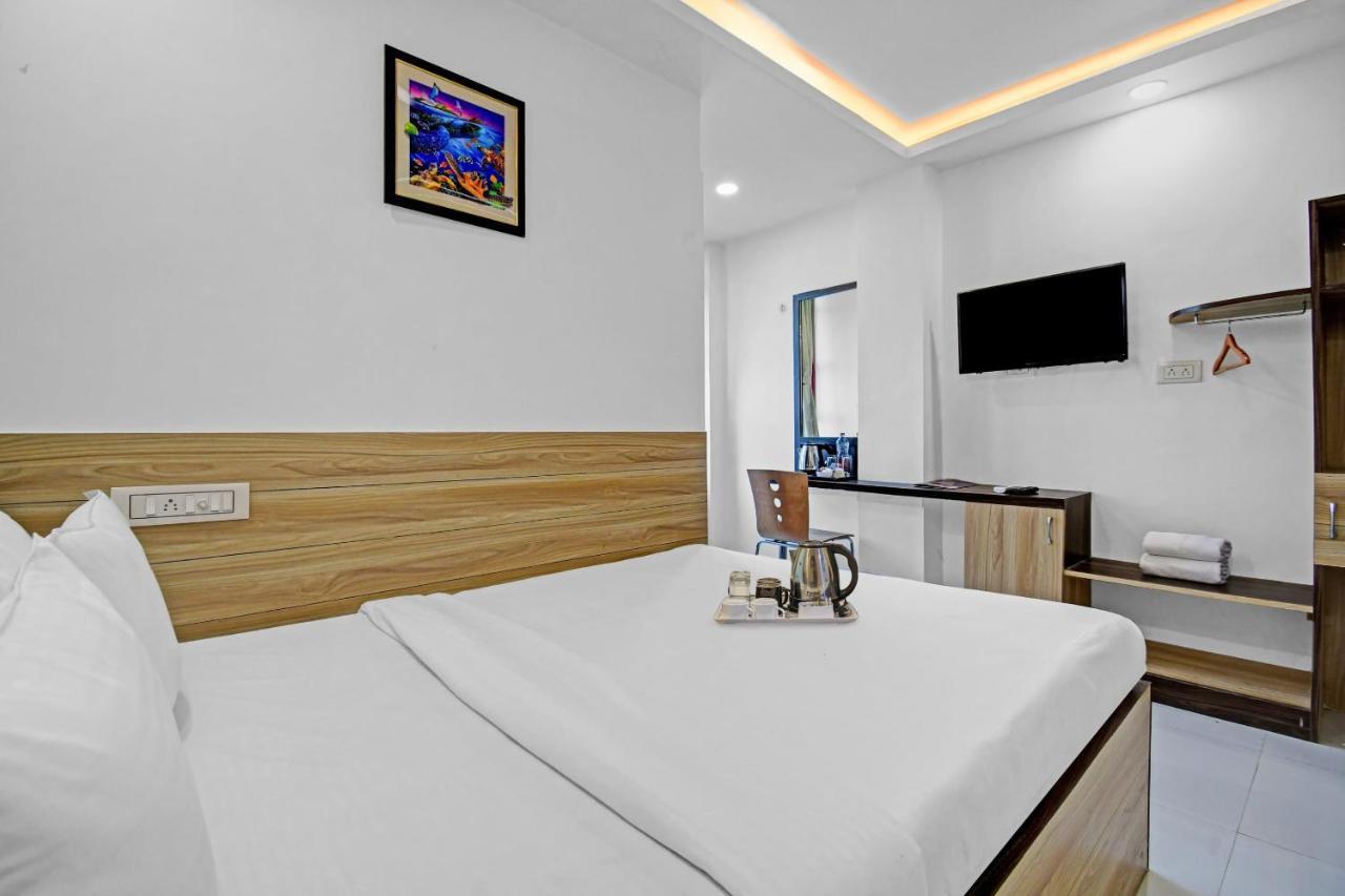 塔拉皮斯 Oyo Townhouse 779 Gods County酒店 外观 照片