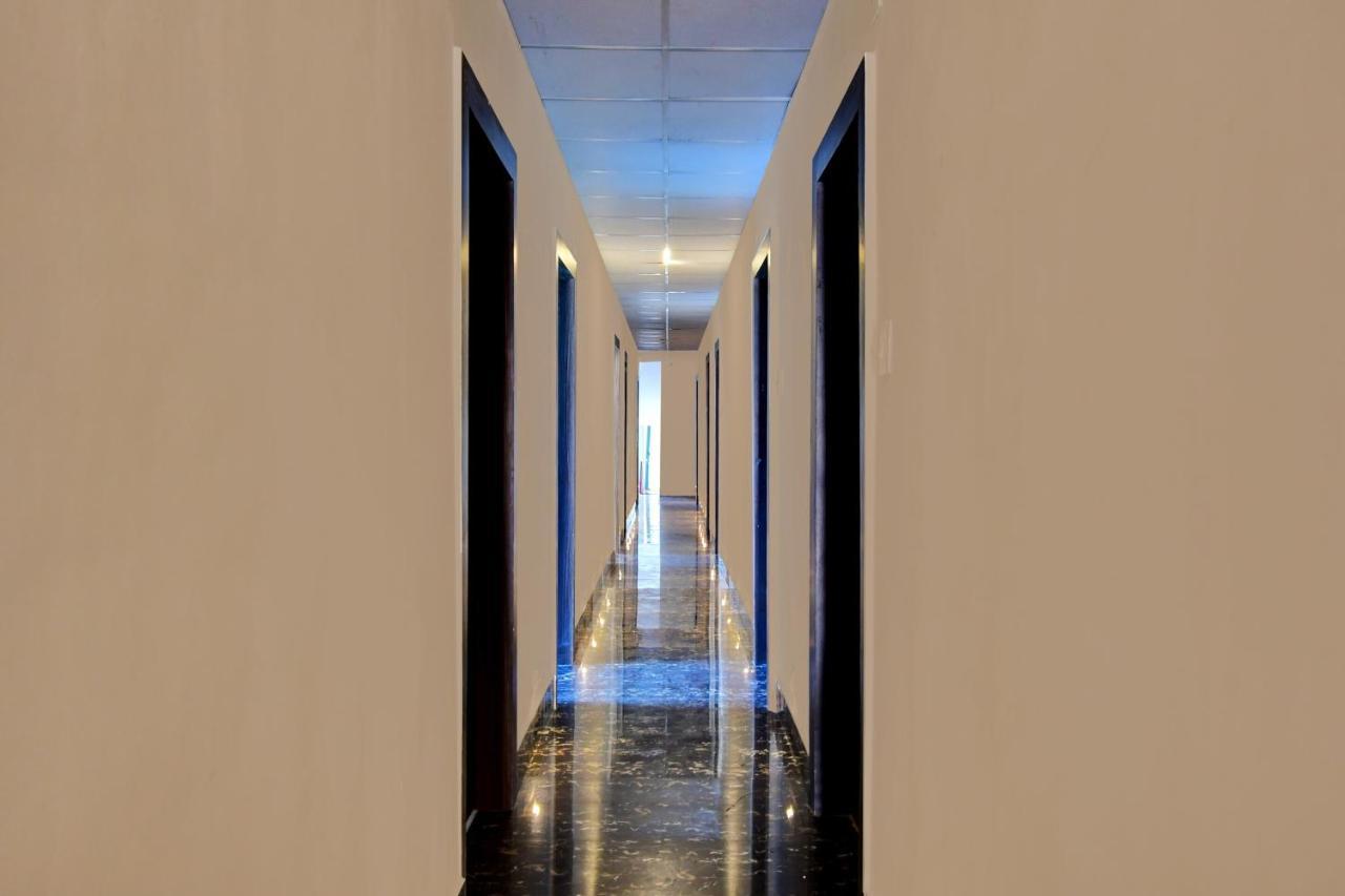 塔拉皮斯 Oyo Townhouse 779 Gods County酒店 外观 照片