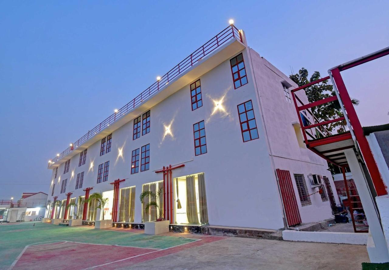 塔拉皮斯 Oyo Townhouse 779 Gods County酒店 外观 照片