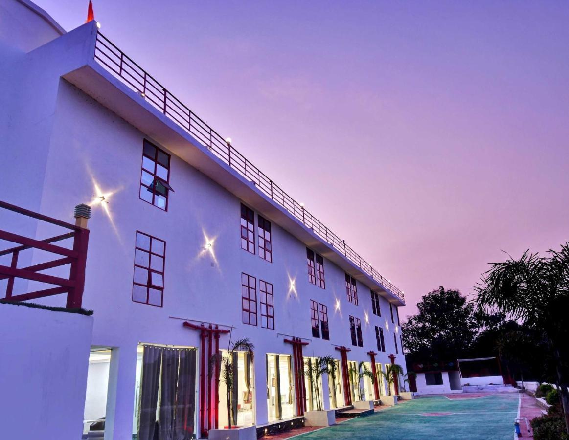 塔拉皮斯 Oyo Townhouse 779 Gods County酒店 外观 照片